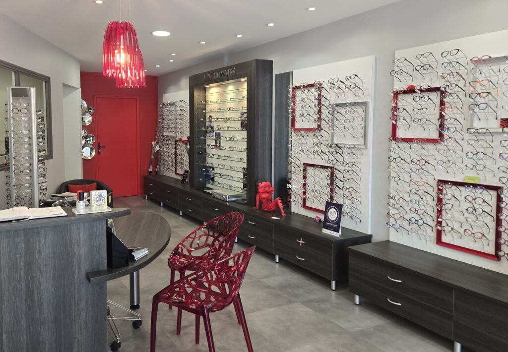 Décoration intérieure boutique Mondeville Optique